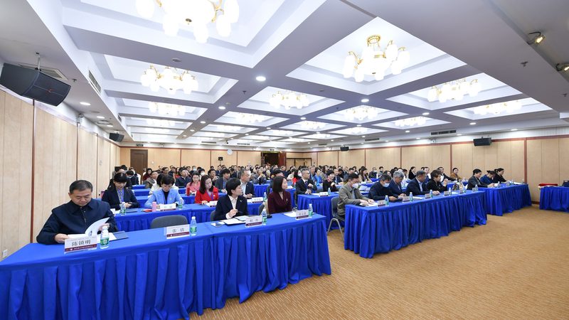 理论知识学习完成后，需要进行实践操作技能训练。可以通过以下几种方式进行：